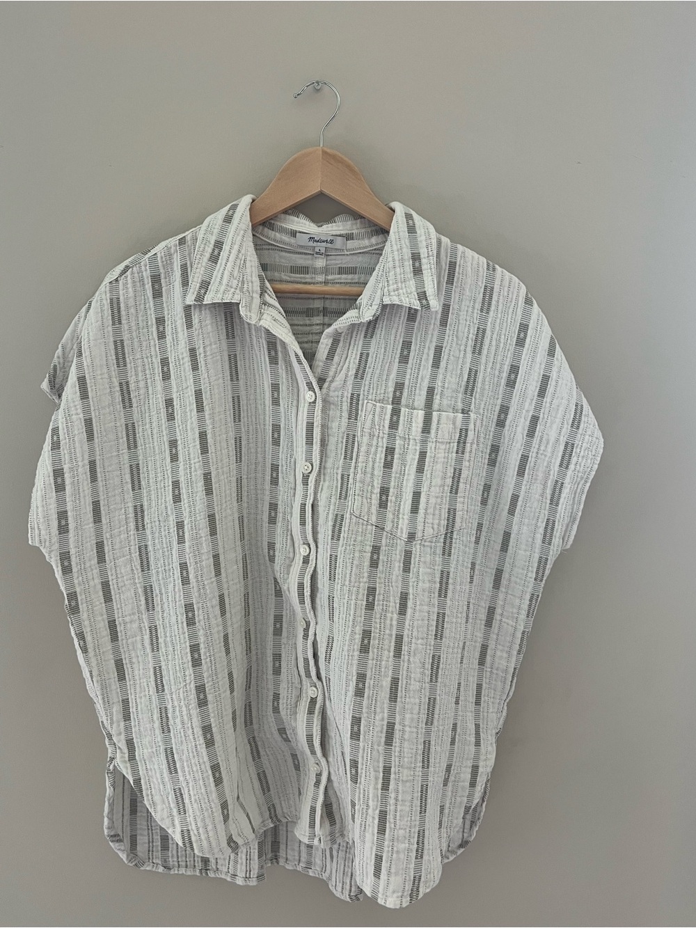 Madewell womens size L Dobby-Striped Dolman-Sleeve Button-Up Shirt NJ586